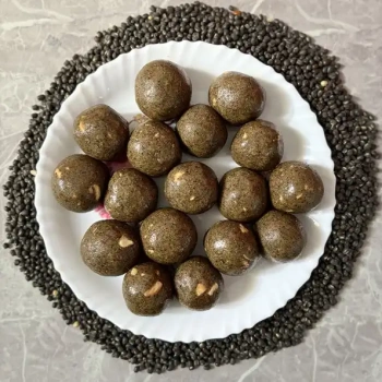 Black Urad Dal Ladoo