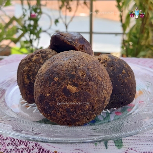 best palm jaggery karupatti